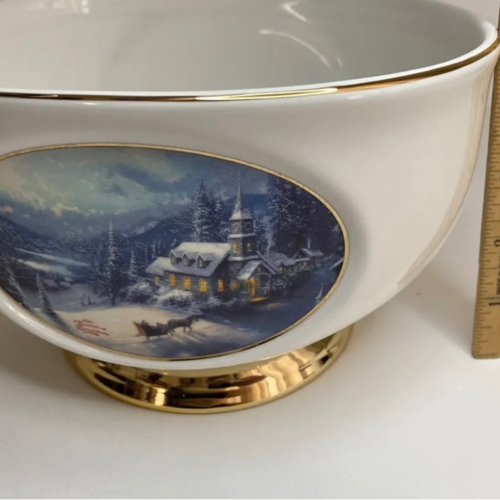 Thomas Kinkade “Sunday Evening Sleigh Ride” Bowl - Picture 4 of 5